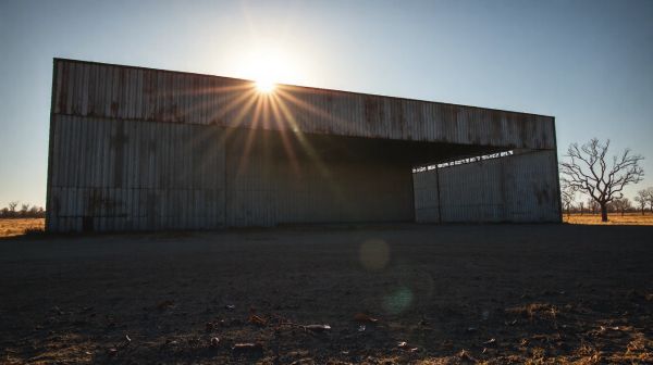 Options durables pour la sécurité et l'isolation d'un hangar